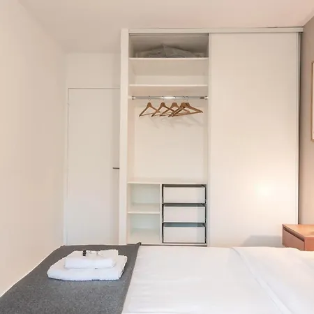 Premium With Terrace - 4 Guests Apartamento *